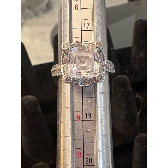 7 CT Top Quality CZ engagement ring - Picture 6 of 8